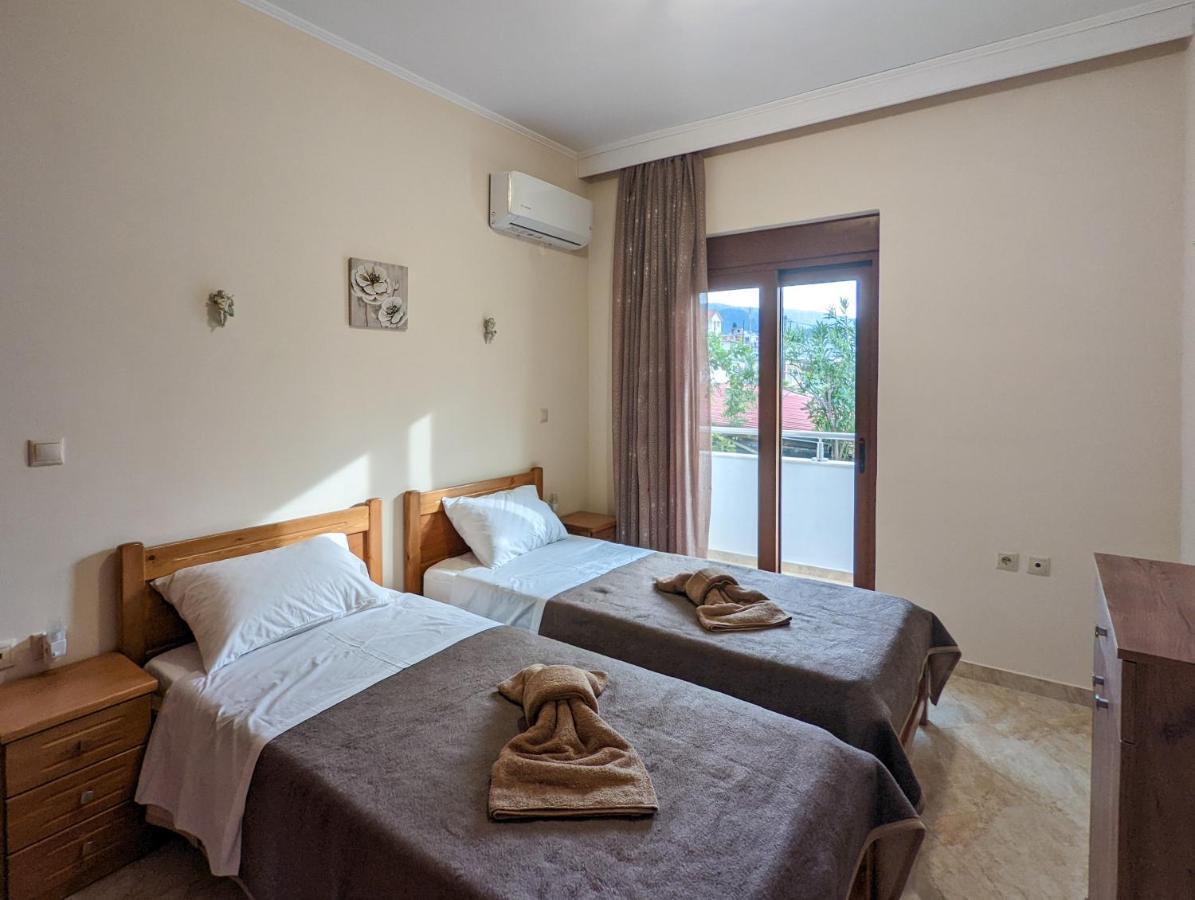 Tharenos Apartment *