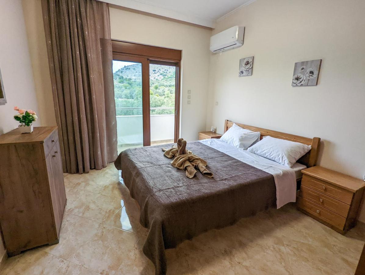 Tharenos Apartment